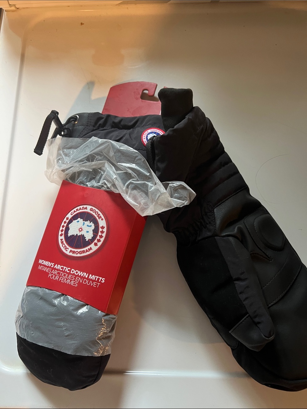 Canada Goose Black Women's Arctic Down Mittens